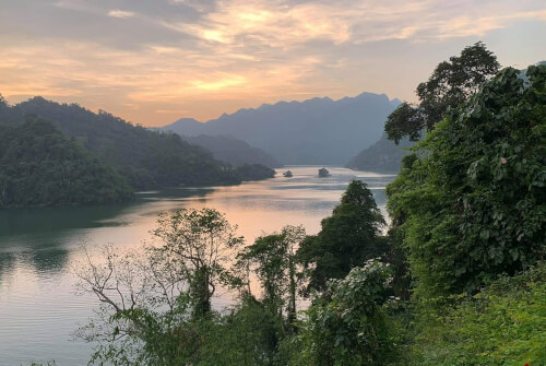バベ国立公園での午後