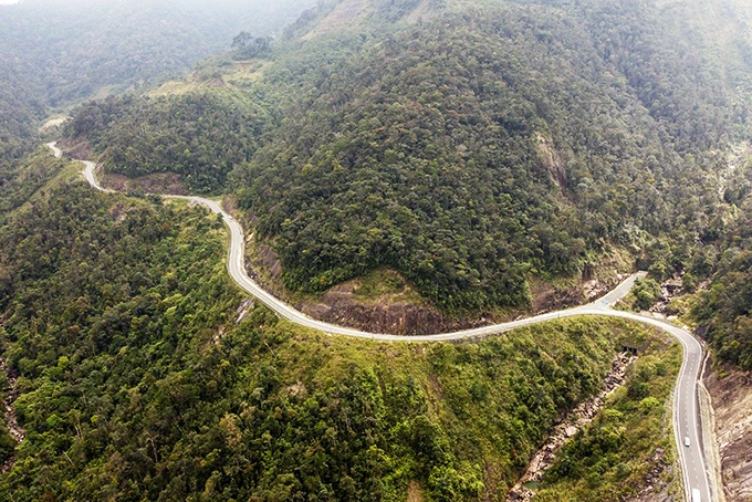 Khanh Le is an important road connecting two bustling cities