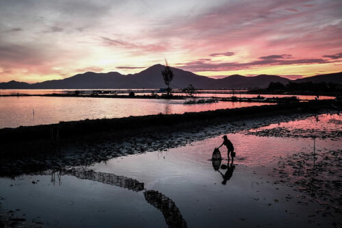 Hoàng hôn trên đập Tam Giang