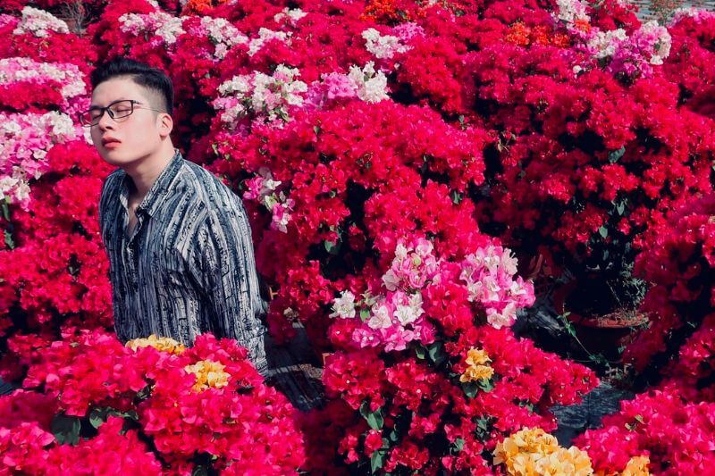 テトが来て春が来ると、この花の村に来て「仮想生活」の写真を撮り、美しい鉢植えを持ち帰って家に飾ること以上に素晴らしいことはありません。