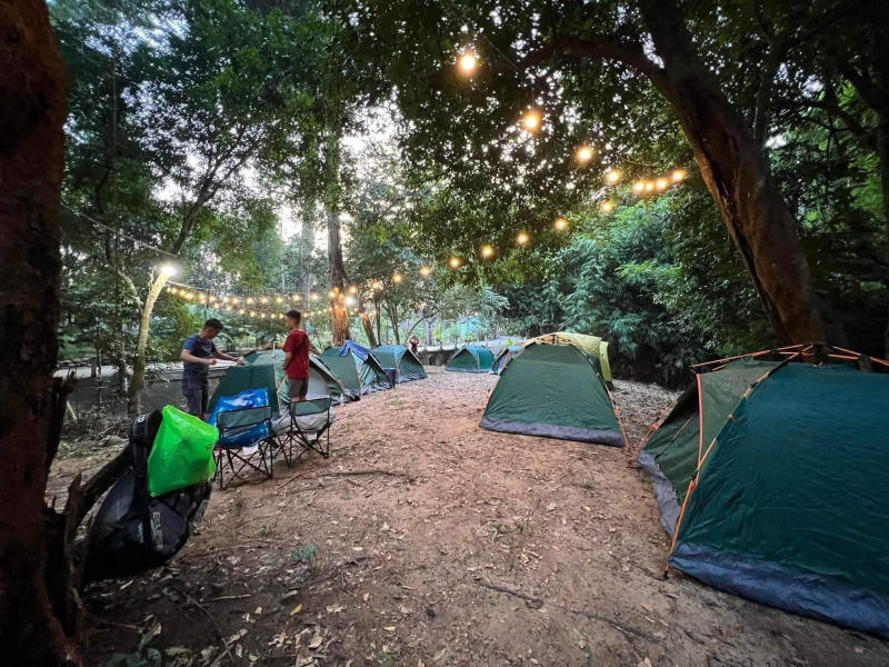 ラ・ガウのキャンプ場以外にも、バ タン リン滝も旅行愛好家に人気のスポットです。