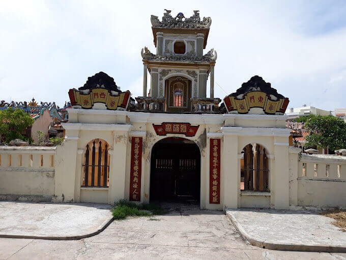 ドゥクタン村の共同住宅