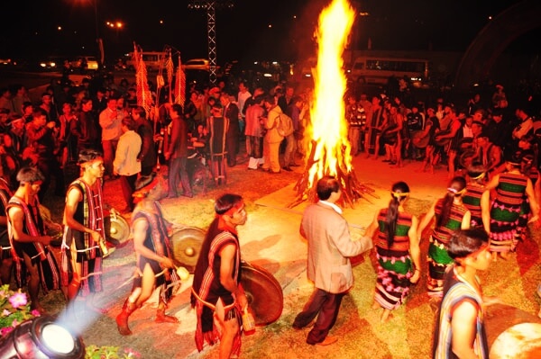 Dalat gong cultural exchange