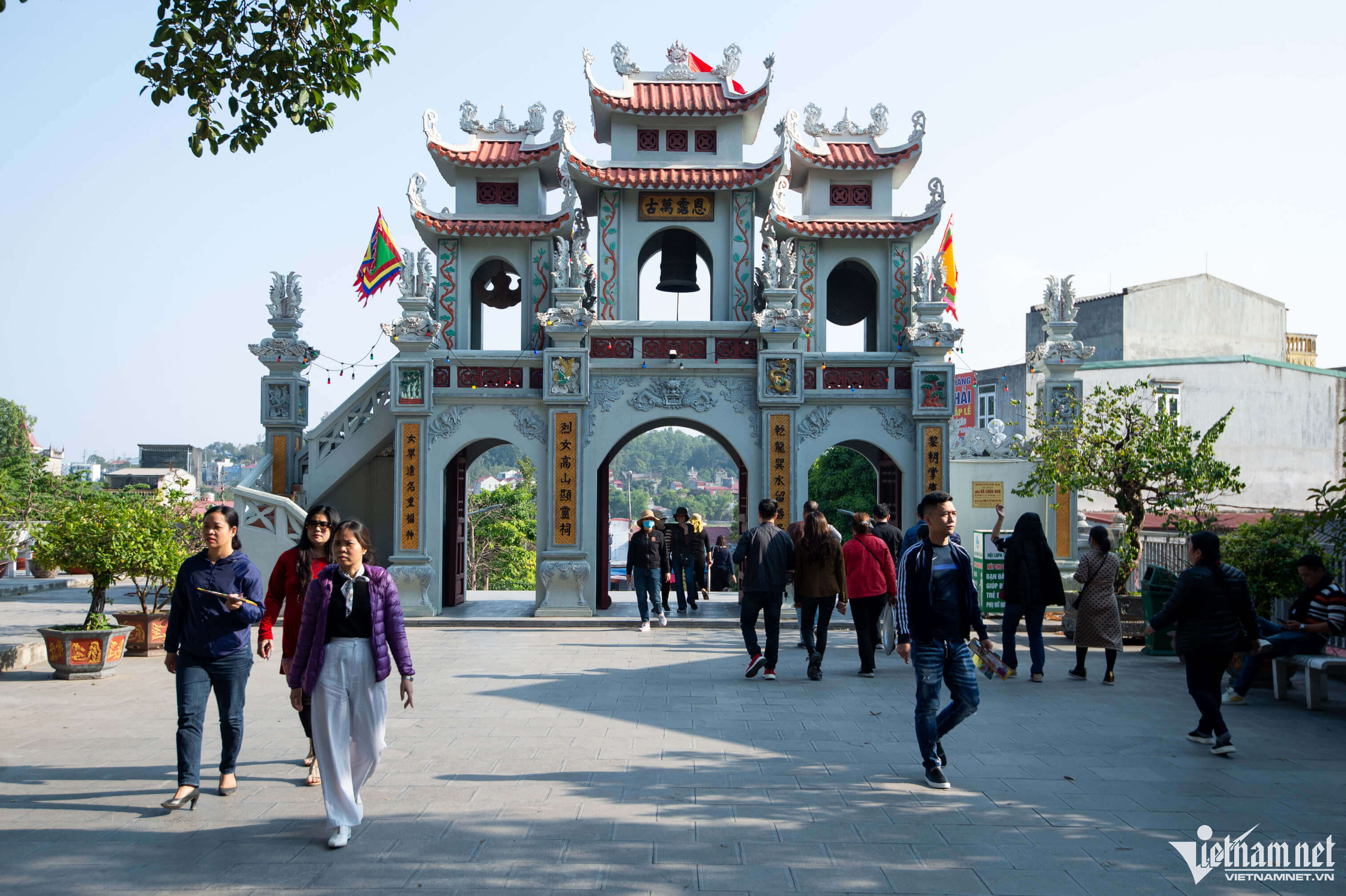 Đền Bà chúa Kho