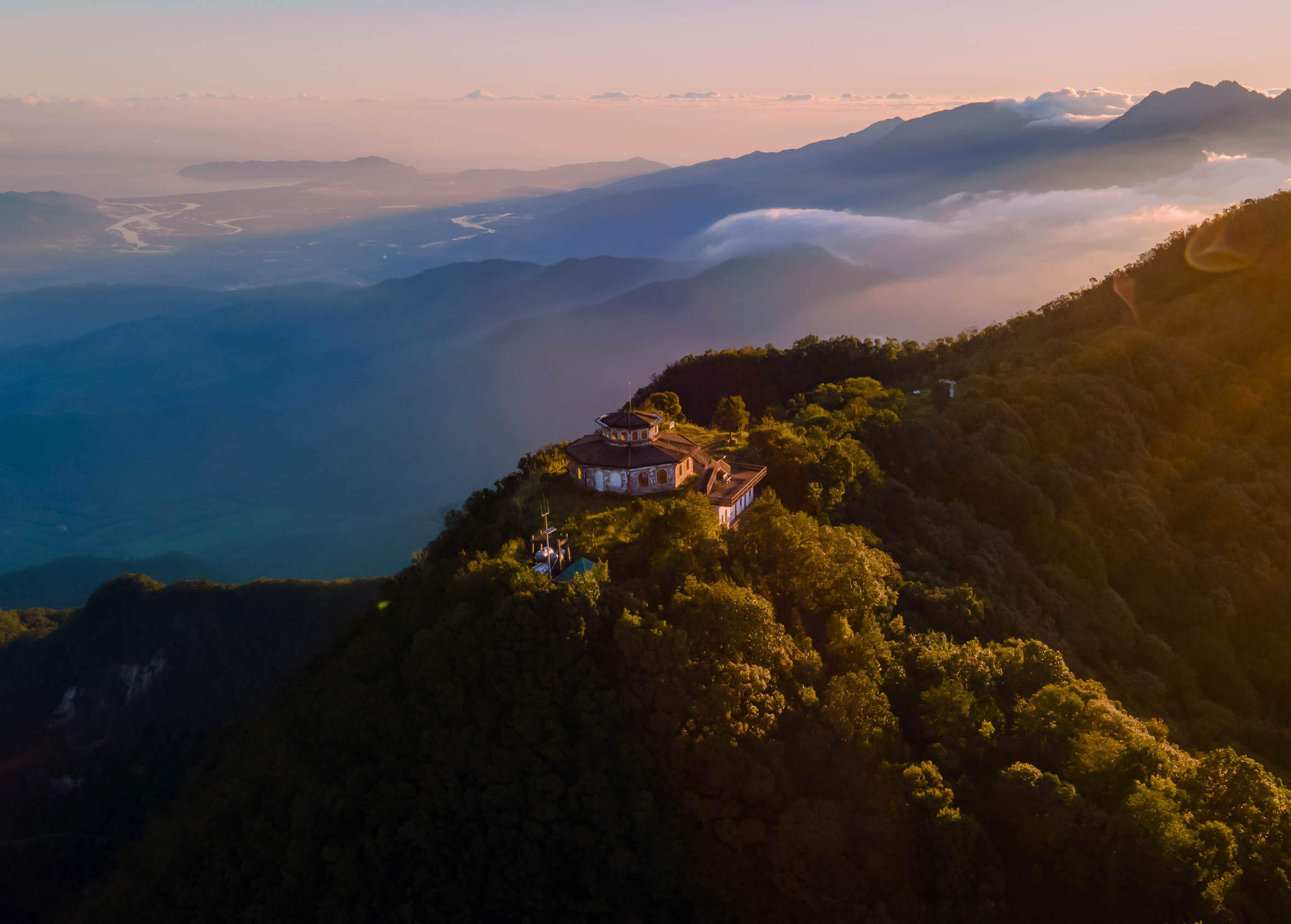 5 つの目的地が「2023 年印象的なベトナム トップ 7」の投票で上位にランクイン