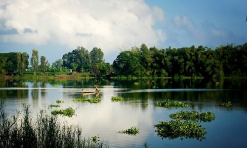 西ブンビンティエンで最大の湖