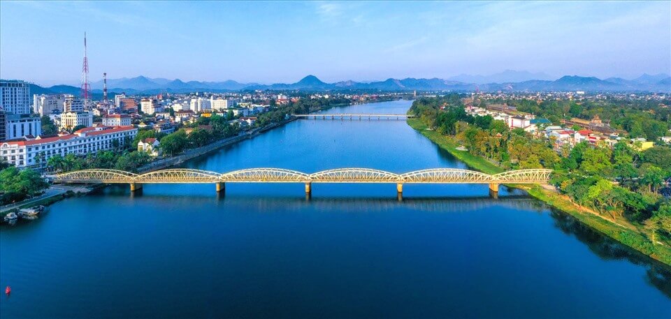 Truong Tien Bridge - 후에(Hue)시의 역사적 증인