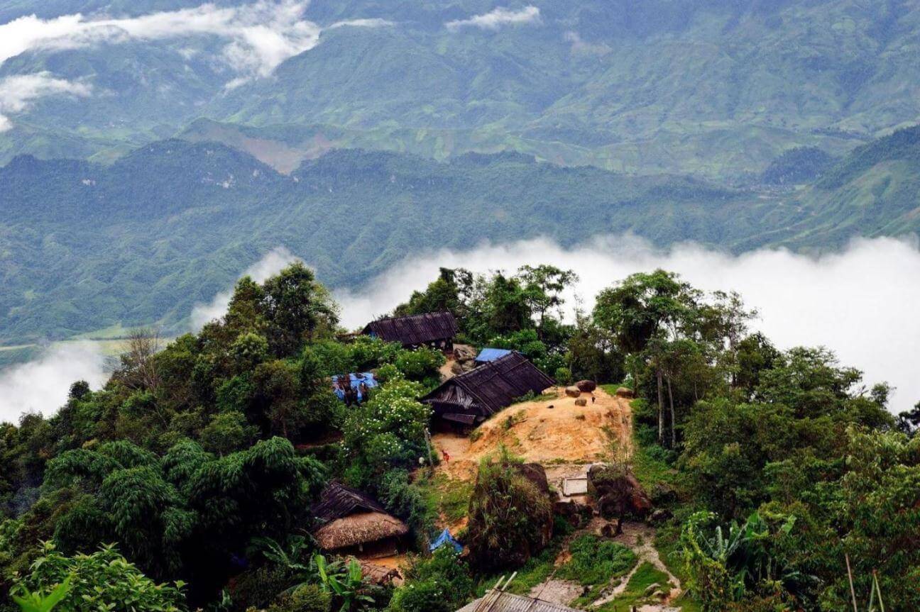 新和高原、ライチャウの屋根