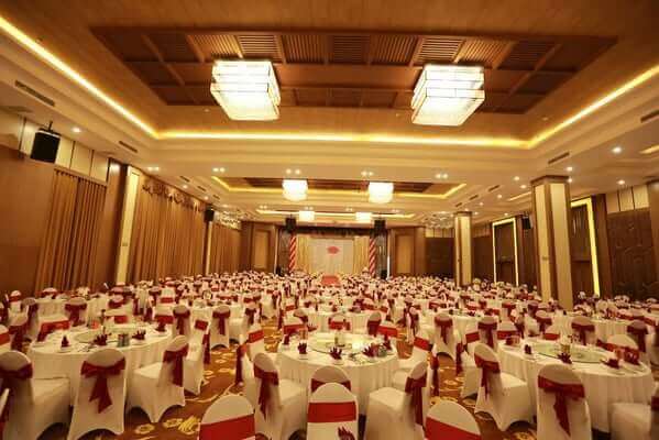 무엉탄 홀리데이 콘 쿠옹 호텔