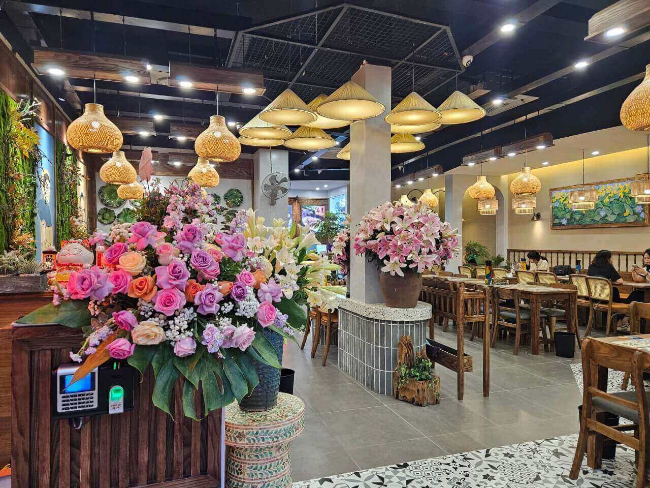 Nhà Hàng Nét Huế Láng Hạ.