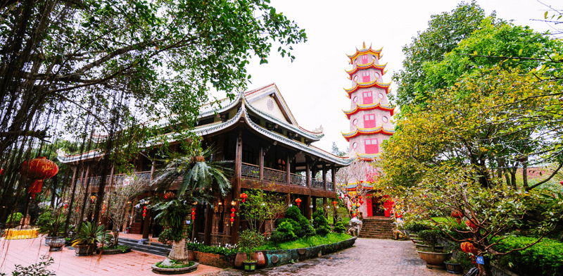 Na Hang tourist area