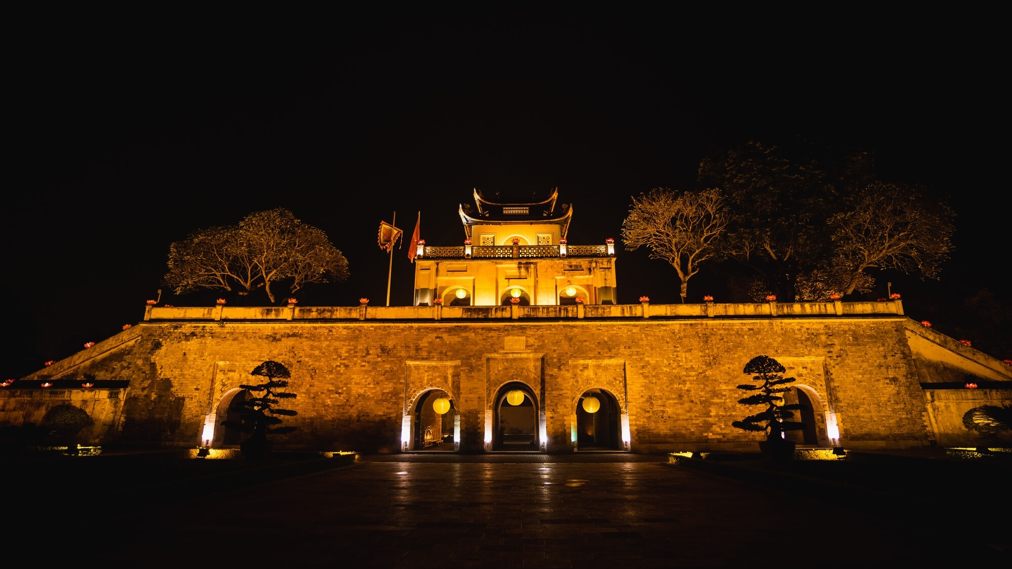 夜のタンロン帝国城塞