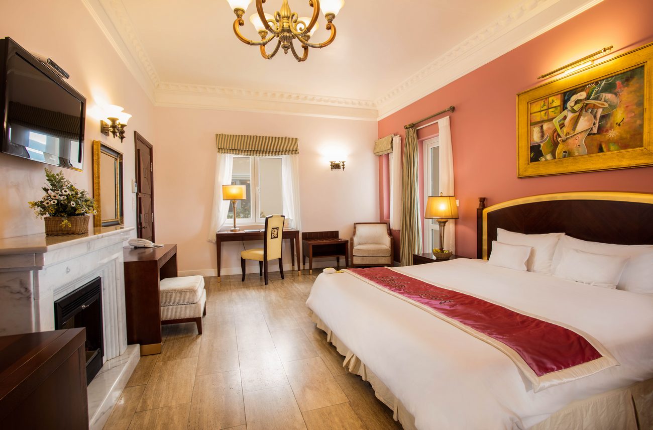 Phòng Sang Trọng Hướng Hồ Bên Hông