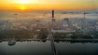 霧の中でフエの美しさを鑑賞