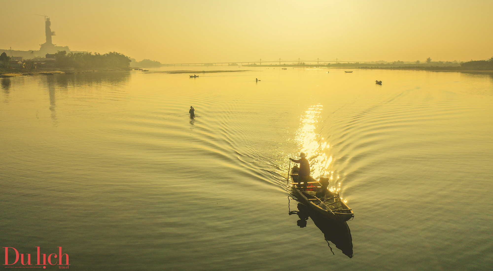 ベトナムで最も高い仏像の隣にある幻想的な雲海