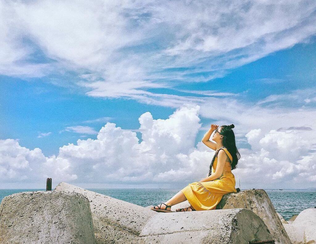 Bãi đá Ông Địa