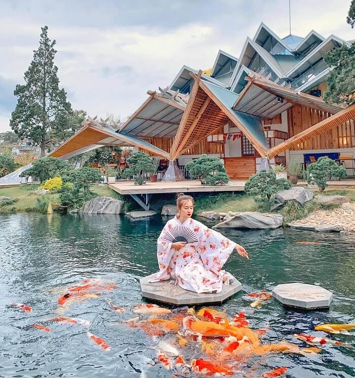 Khu du lịch Lá Phong