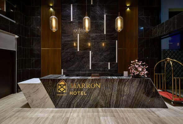 ザ マロン ホテル