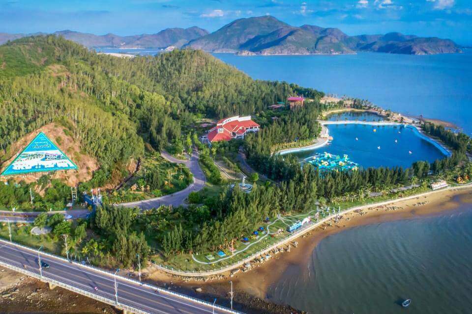 퀴논 씨 게이트(Quy Nhon Sea Gate) 관광 지역
