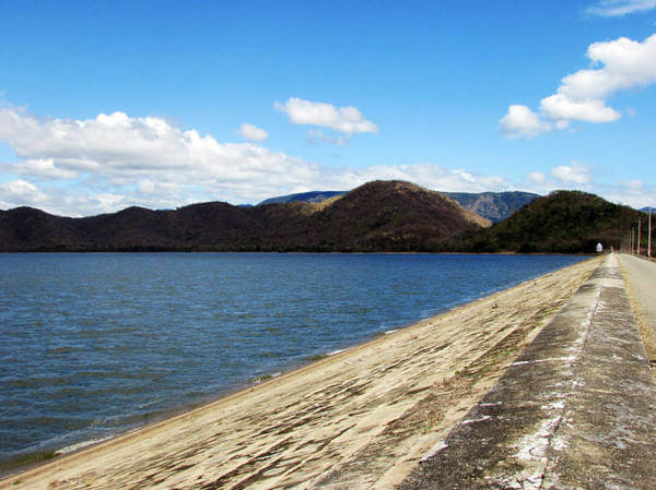 Dam bank at Ca Day lake