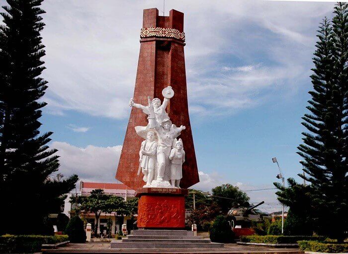 Dak To 勝利の遺物 - 新しい風景