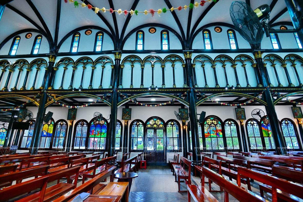 Nhà thờ gỗ Kon Tum