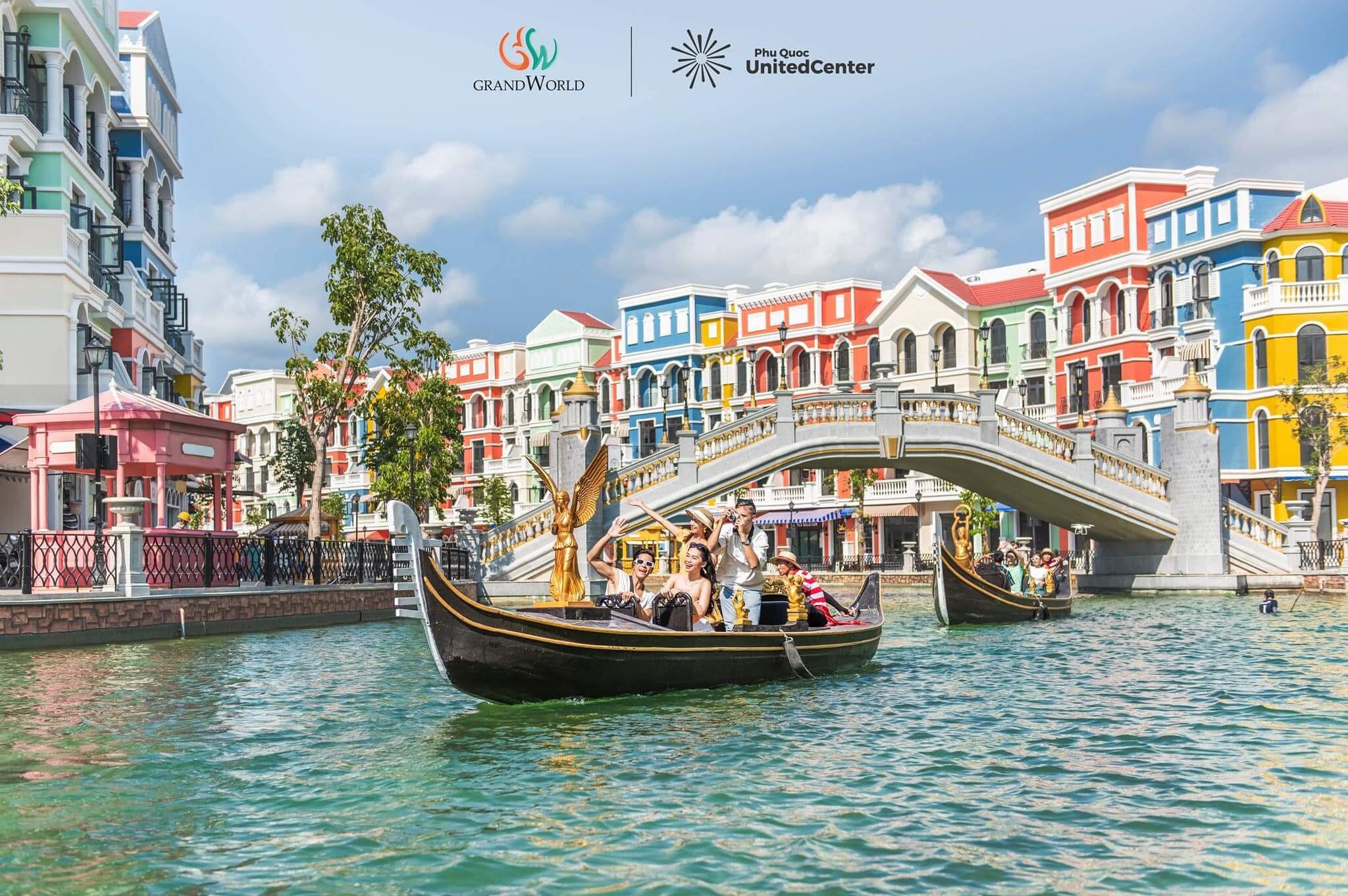 ベトナム版ゴンドラボートでヴェネツィア川を訪問