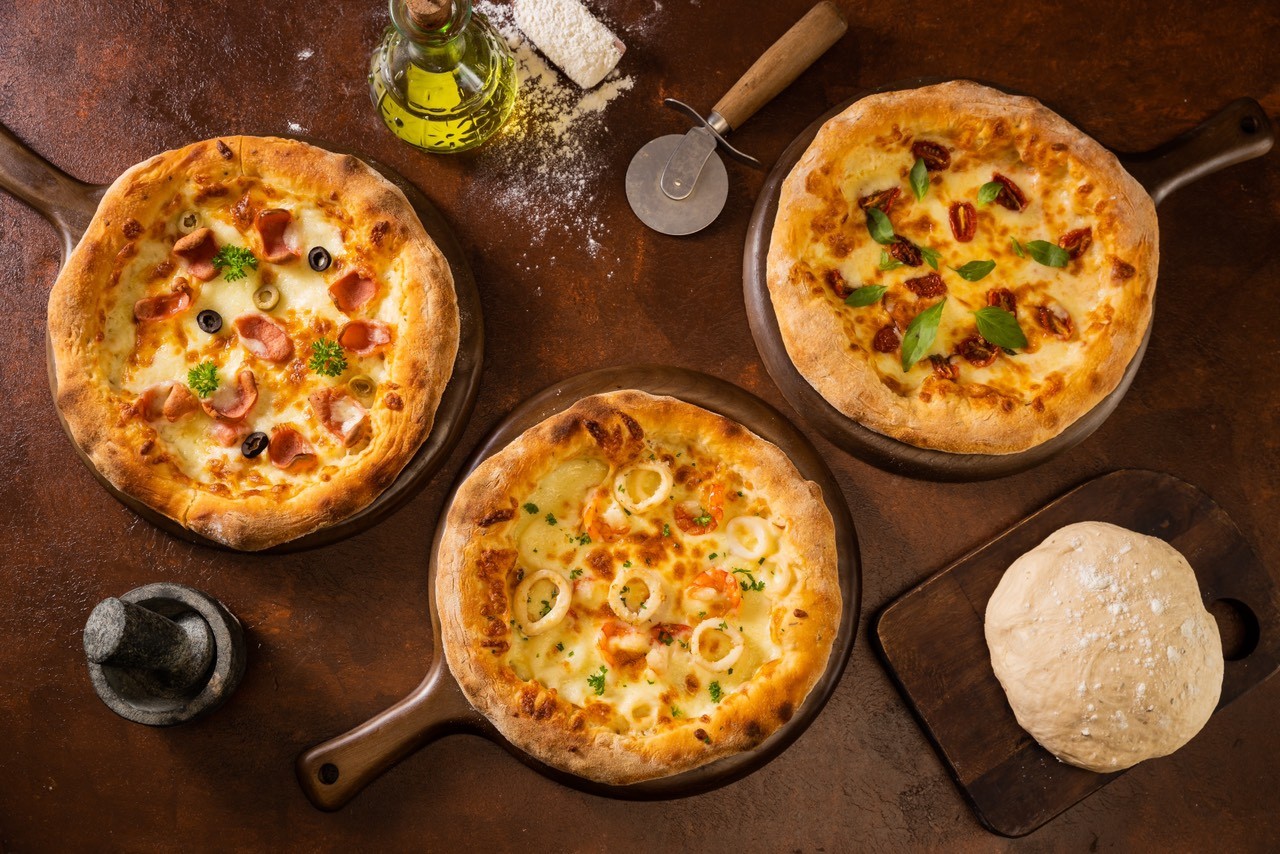 スモークサーモンのピザ。