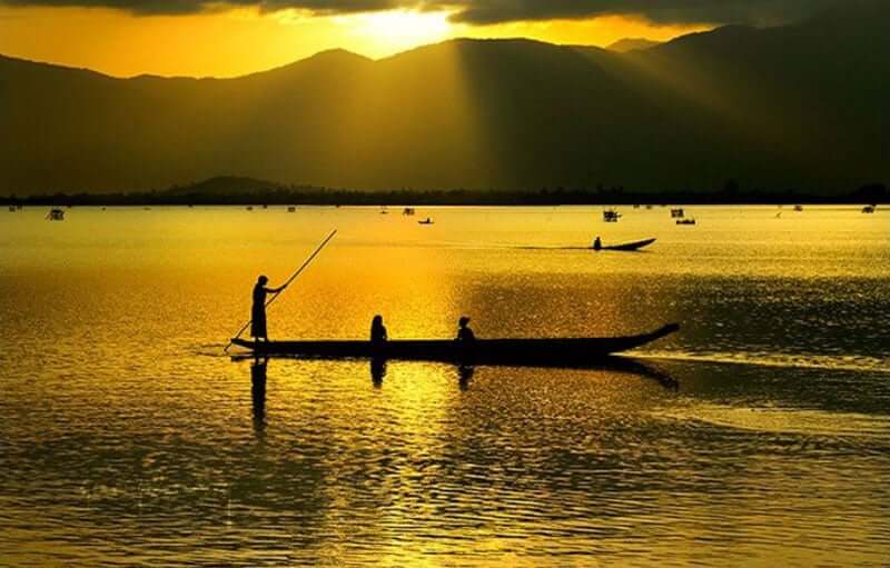 Khu du lịch Hồ Lak