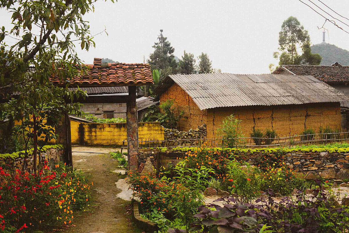 Làng Lô Lô Chải