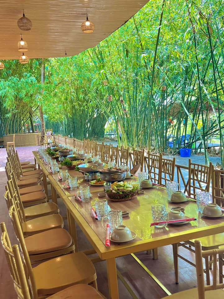 Vườn tre Tư Sang