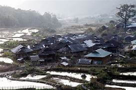 ルンクンのユニークなポム木造住宅を鑑賞