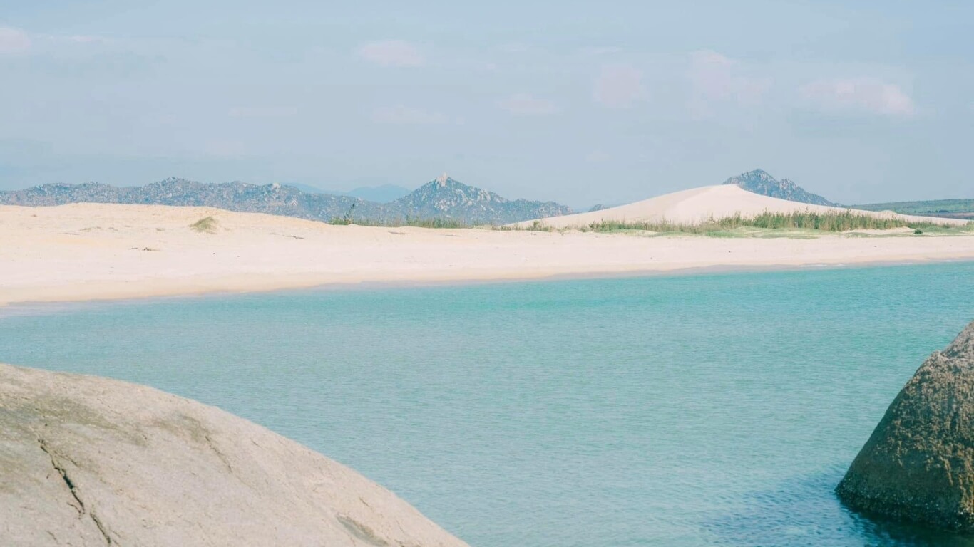 Escape to Paradise: A Journey Through Mui Dinh's Pristine Beaches