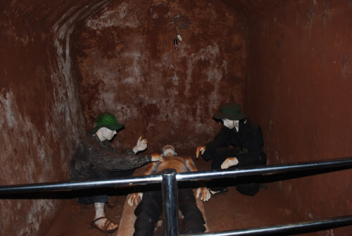 ロング フォック トンネル - バリア ブンタウ市の誇り高い歴史的遺物