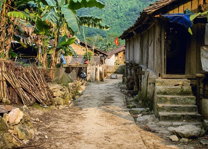 Làng rèn Phúc Sen .