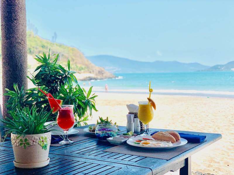 Bãi biển Nhũ Tiên