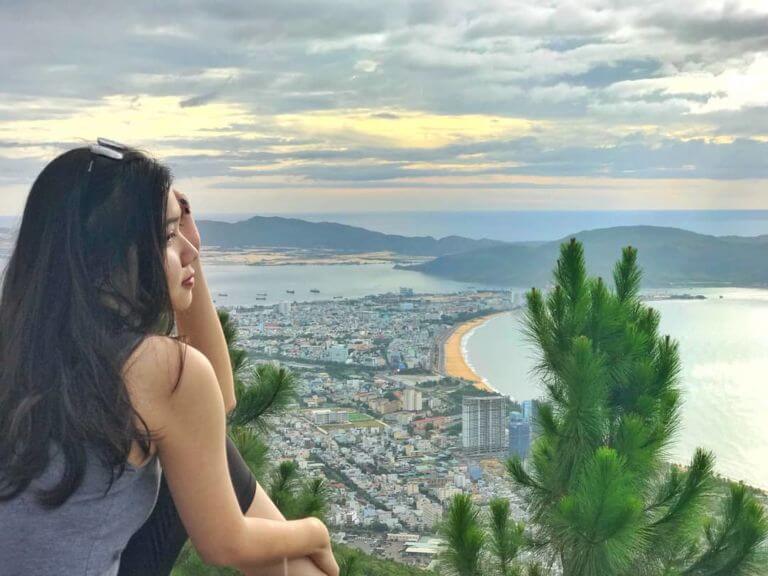 Vung Chua 산 정상에서 나만의 독특한 체크인 사진을 찍어보세요