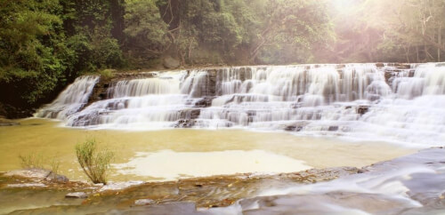 Thác Thủy Tiên như suối tóc dịu dàng của nàng tiên nữ