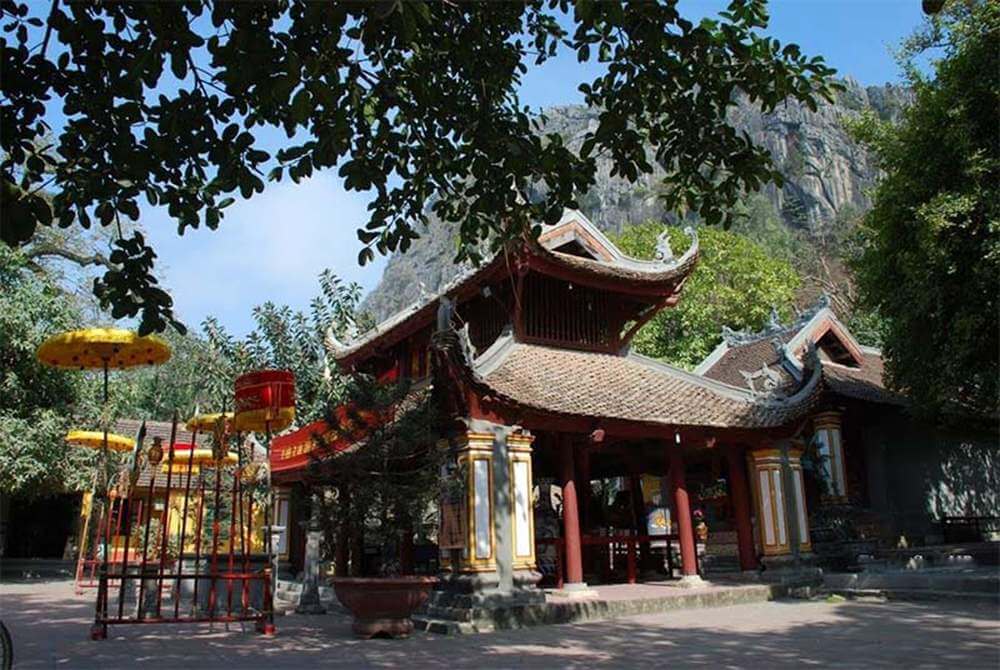 Tìm Hiểu Về Đền Trần và Lễ Hội Khai Ấn: Di Sản Văn Hóa Của Hải Phòng