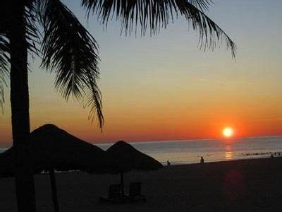 Thuan An 해변의 아름다운 일몰