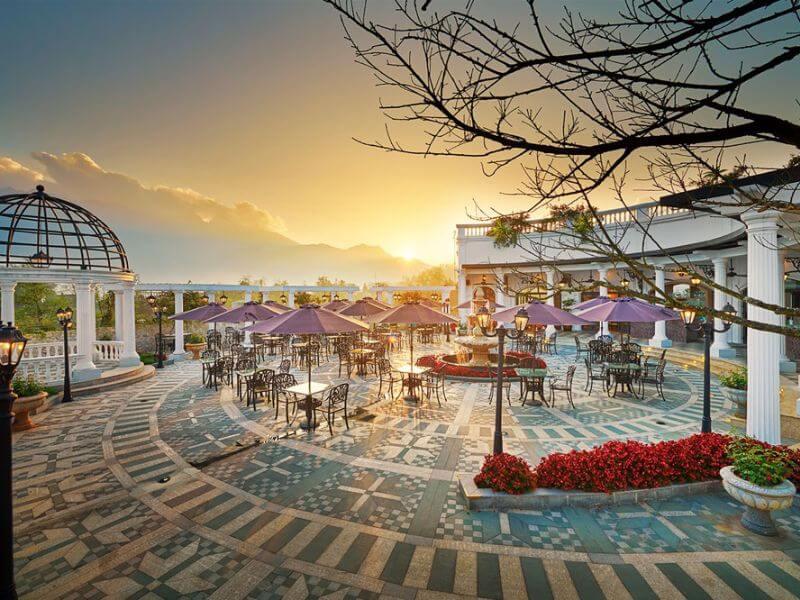 Cùng ngắm hoàng hôn buổi chiều tà tại Absinthe