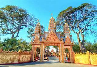 西洋独特の建築的特徴を持つ築100年の塔を発見した観光客は、「忘れられない」美しさだとコメントした。