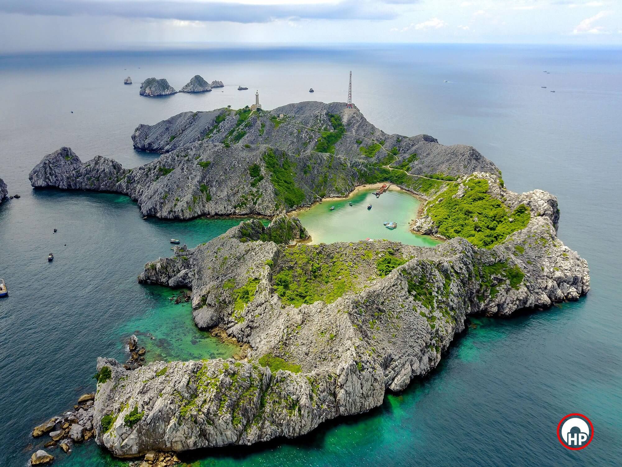 Long Châu là một hòn đảo tuyệt vời dành cho những ai yêu thích du lịch khám phá thiên nhiên