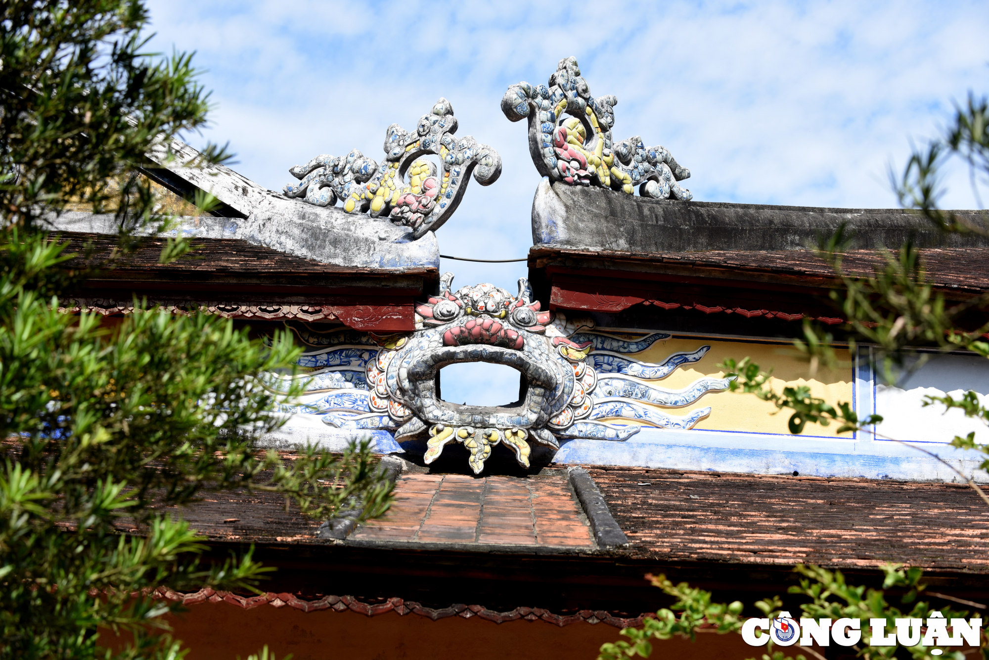 フエを訪れ、ドラゴンの国を訪れてください。