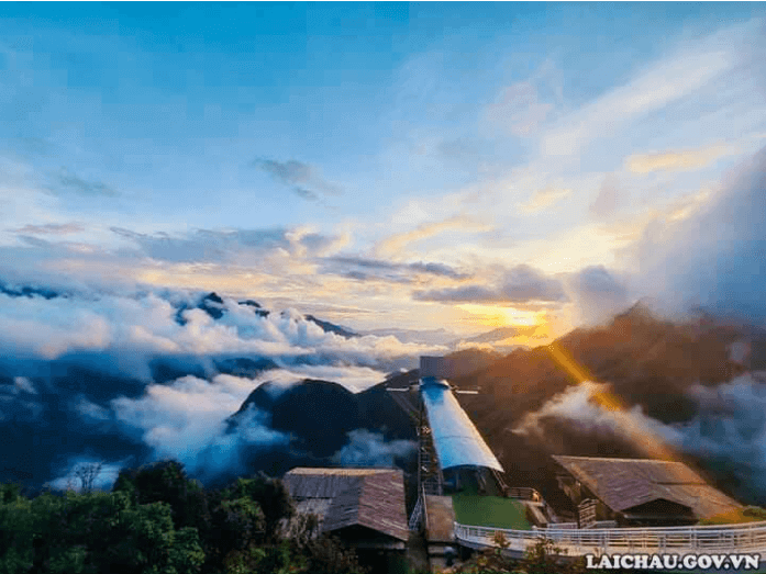 Khu Du Lịch Cầu Kính Rồng Mây