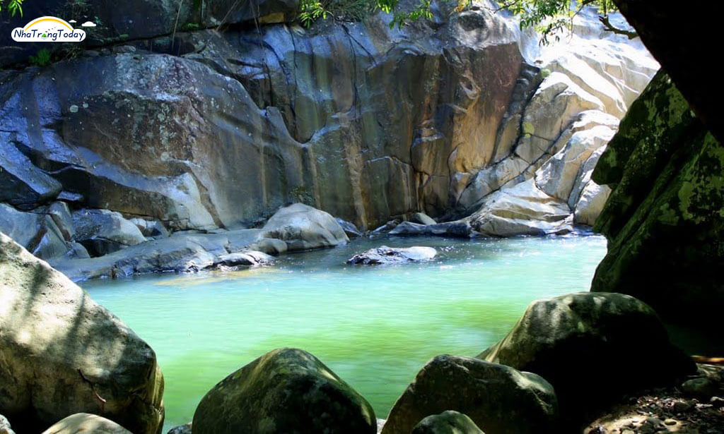 Traveling to Ba Ho is most beautiful in the 4th lunar month