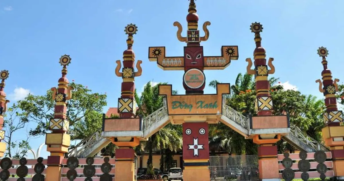 Dong Xanh 공원 입구 모퉁이.