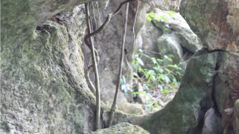 응엄슬루아 동굴