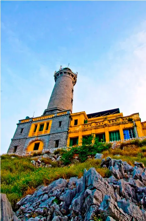 “Mắt thần Long Châu"