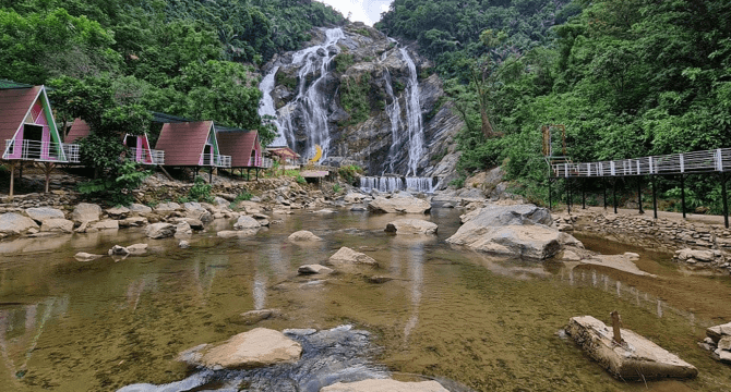 화이트 폭포 생태 관광 지역